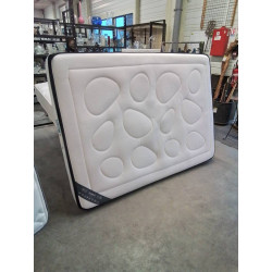 MATELAS A RESSORTS ENSACHÉS...