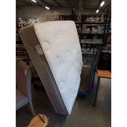 MATELAS A RESSORTS ENSACHÉS...