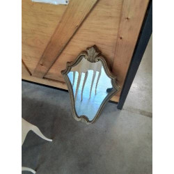 MIROIR CHANTOURNÉ DORÉ 