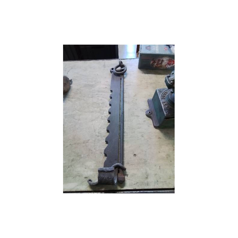 CRÉMAILLÈRE FER FORGÉ XIXE 