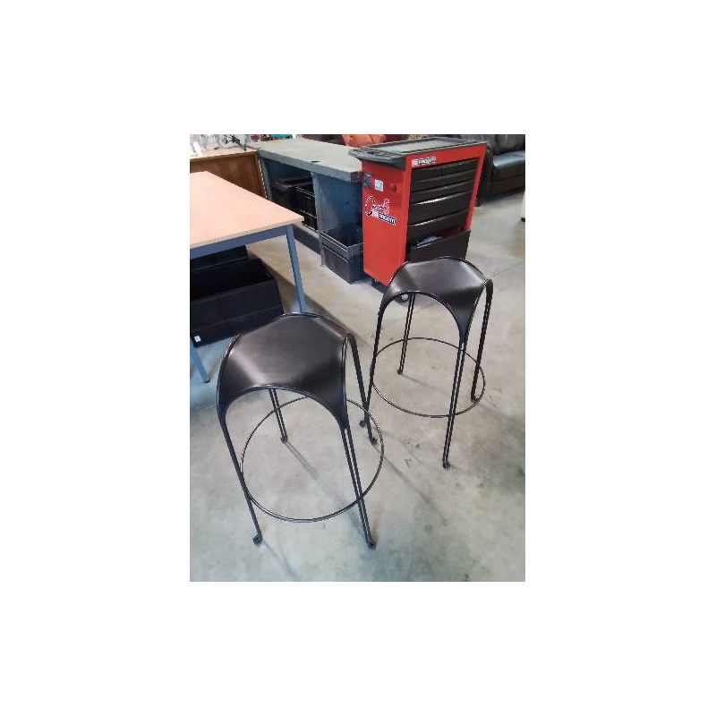 PAIRE DE TABOURETS DE BAR PIÈTEMENT FER FORGÉ ASSISE CUIR