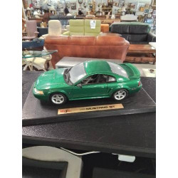 MINIATURE MAISTO MUSTANG GT...