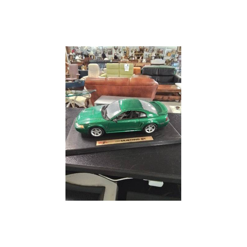 MINIATURE MAISTO MUSTANG GT (1999)