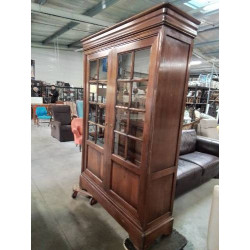 BIBLIOTHÈQUE VITRÉE A...