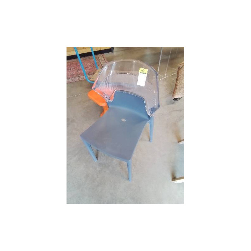 CHAISE PLEXIGLAS ET RESINE GRIS EGO PAR PAPATYA