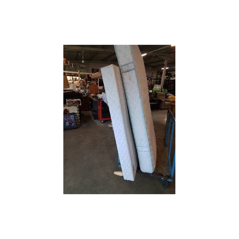 SOMMIER TAPISSER A LATTES AVEC PIEDS BOIS DUVIVIER 140X190CM