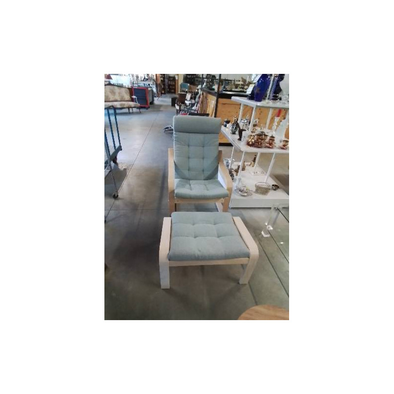 FAUTEUIL ET SON REPOSE PIEDS BOIS CLAIR ET TISSU GRIS