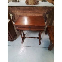 TRAVAILLEUSE ACAJOU...