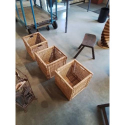 CAISSE CARRÉE A POIGNÉES...