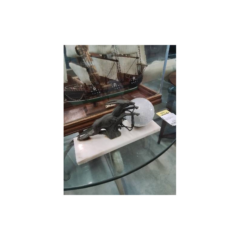 LAMPE ART DÉCO A L\'ANTILOPE METAL SOCLE MARBRE BLANC ET VERRE 