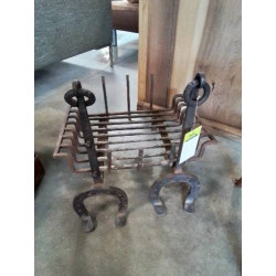 PAIRE DE CHENETS ET SON...