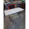 TABLE BISTROT RECTANGULAIRE PIÈTEMENT FONTE BLEU PLATEAU MARBRE BLANC