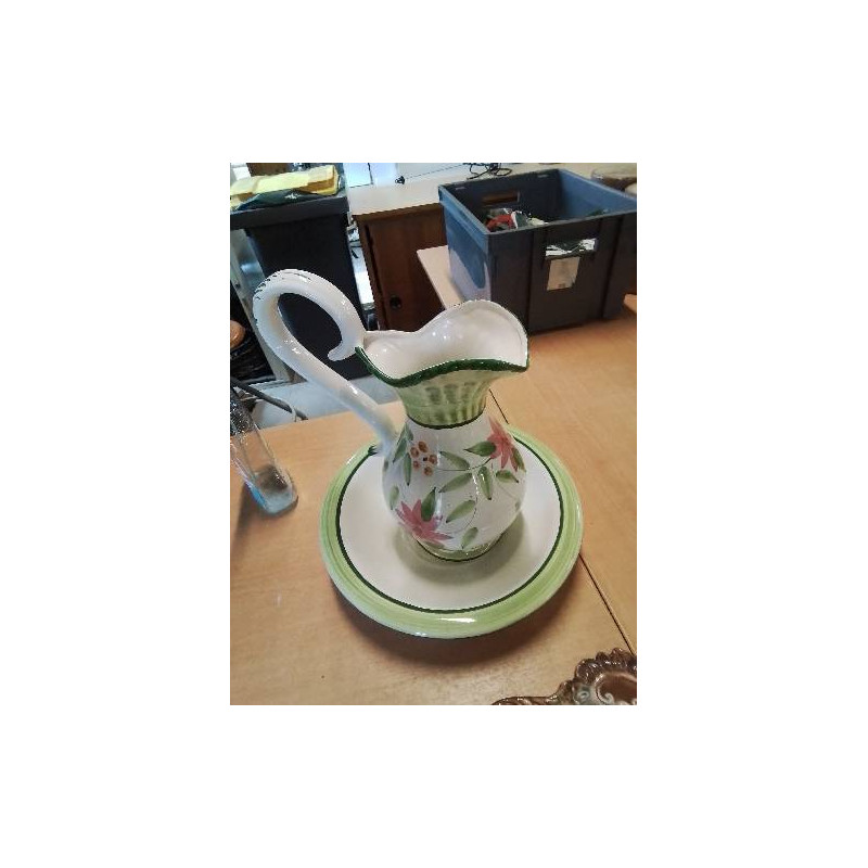 NÉCESSAIRE DE TOILETTE CÉRAMIQUE BLANC ET VERRE AUX FLEURS 