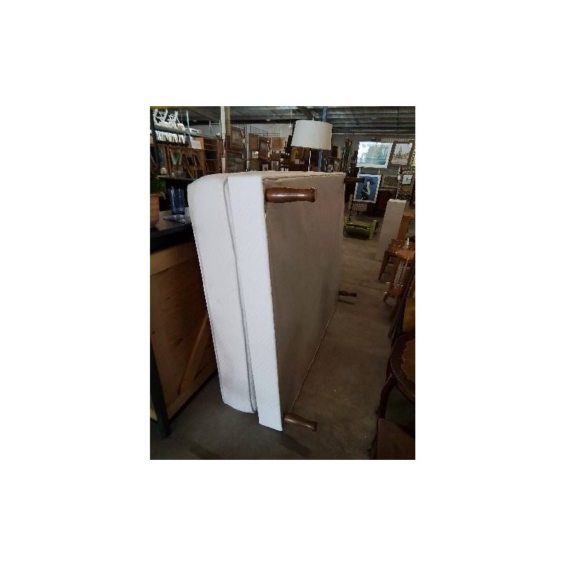 SOMMIER TAPISSER A LATTES AVEC PIEDS 140X190CM