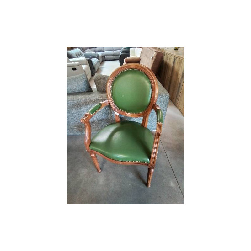 FAUTEUIL MÉDAILLON BOIS CLAIR ASSISE ET DOSSIER CAPITONNÉ SKAI VERT STYLE LOUIS XVI 