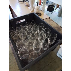 28 VERRES CRISTAL AUX EPIS...