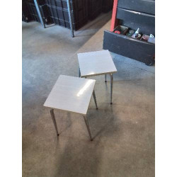 TABOURET CARRÉ PIÈTEMENT...