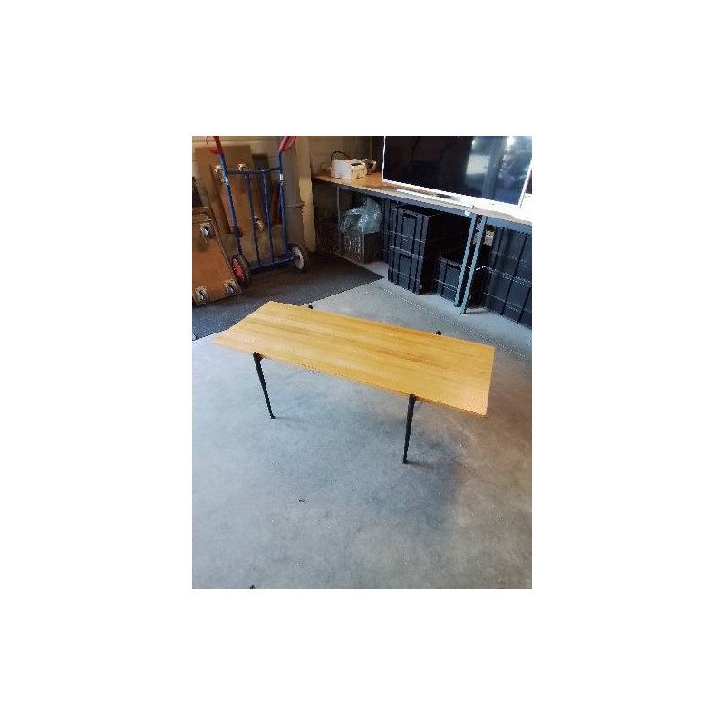 TABLE BASSE RECTANGULAIRE PIÈTEMENT MÉTAL NOIR PLATEAU BOIS CLAIR ANNÉES 50 PIERRE VERDURIER