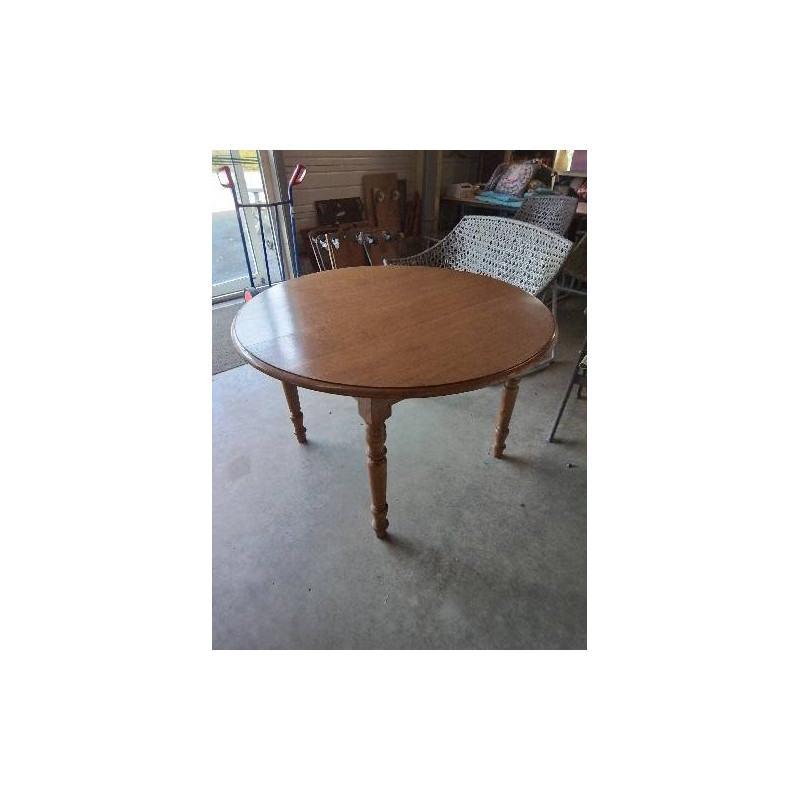 TABLE RONDE EXTENSIBLE CLAIR PIEDS TOURNÉS 119X75CM (S’OUVRANT A 95CM VENDUE SANS RALLONGE)