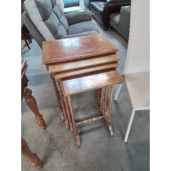 4 TABLES BASSES GIGOGNES...