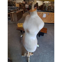 MANNEQUIN DE COUTURE...
