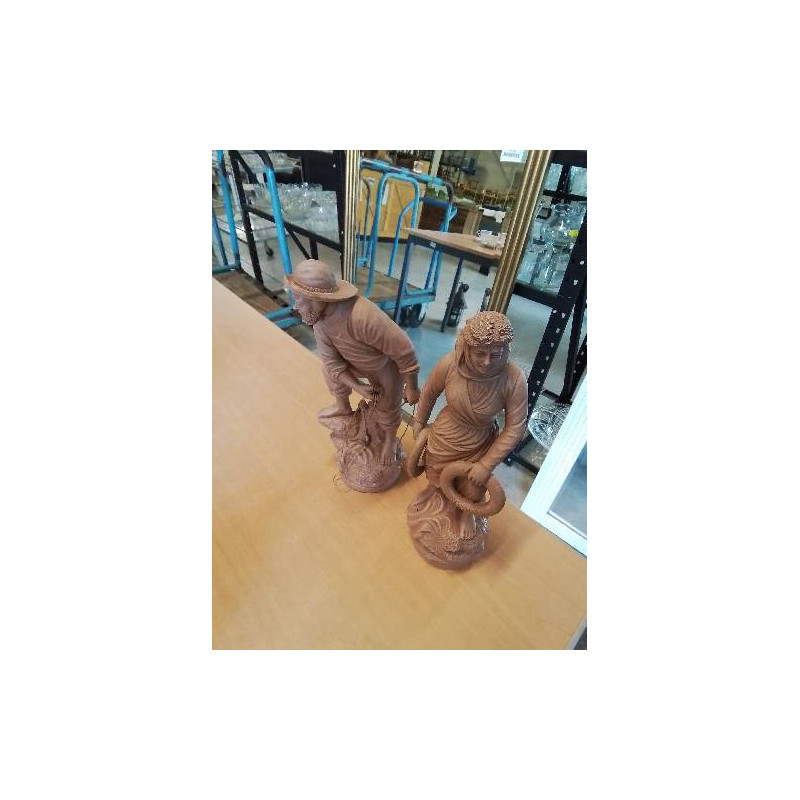 PAIRE DE STATUETTES COUPLE DE PÊCHEUR TERRE CUITE