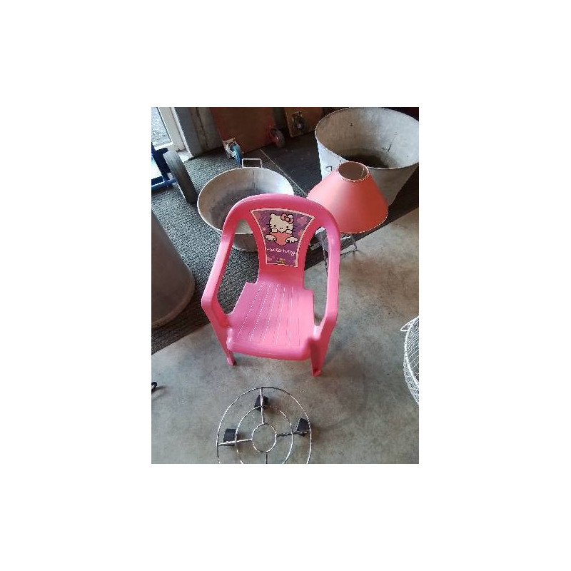 FAUTEUIL DE JARDIN ENFANT RESINE ROSE HELLO KITTY