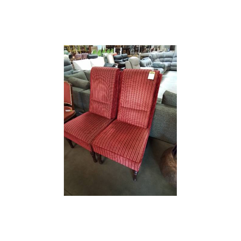 PAIRE DE CHAUFFEUSES HAUT DOSSIER TISSU ROUGE PIÈTEMENT BOIS TOURNÉ 