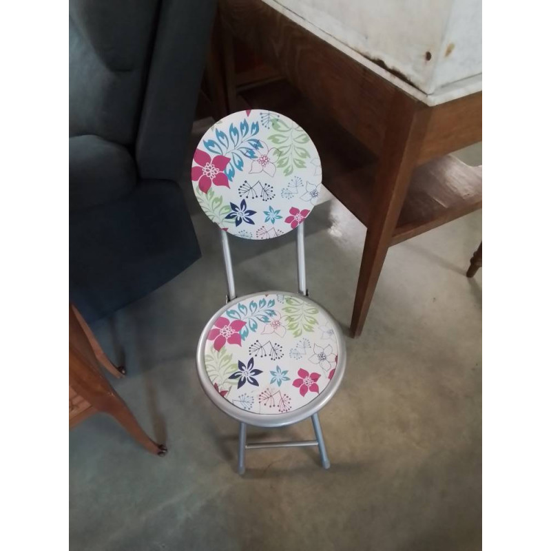 CHAISE PLIANTE MÉTAL GRIS ASSISE ET DOSSIER PU ÉCRU AUX FLEURS 