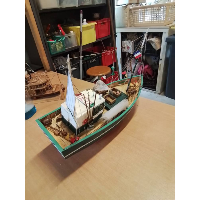 MAQUETTE CHALUTIER BOIS  JEANNINE MARIE GUILVINEC