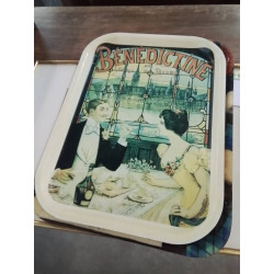 PLATEAU DE SERVICE...