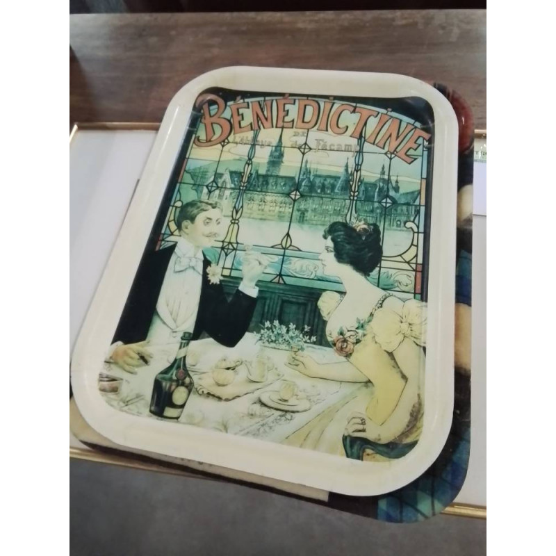 PLATEAU DE SERVICE PUBLICITAIRE  BENEDICTINE 