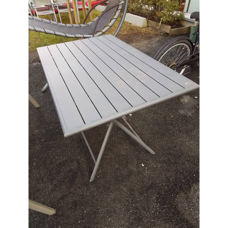TABLE DE JARDIN RECTANGULAIRE PLIANTE MÉTAL GRIS