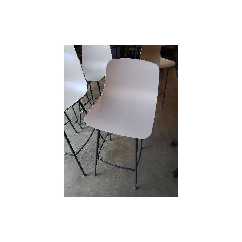 TABOURET DE BAR PIÈTEMENT MÉTAL GRIS ASSISE RÉSINE TAUPE