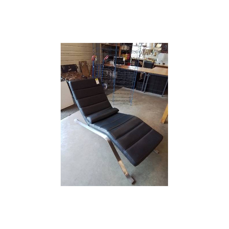 CHAISE LONGUE CUIR NOIR PIÈTEMENT MÉTAL BROSSÉ BOCONCEPT