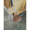 CHAISE PIÈTEMENT MÉTAL CHROME DOSSIER BOIS CLAIR AJOURÉ ASSISE PU MARRON