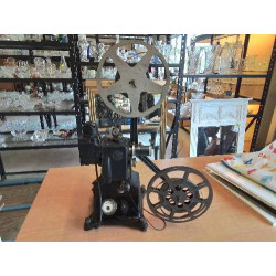 PROJECTEUR DE CINEMA PATHE...