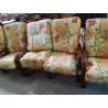 CANAPÉ ROTIN ASSISE ET DOSSIER TISSU JAUNE AUX  FLEURS ROUGE