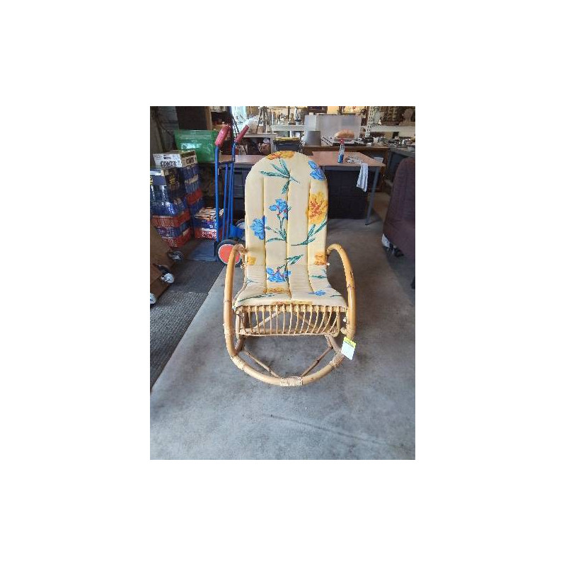 ROCKING CHAIR TISSU ASSISE TISSU JAUNE AUX FLEURS BLEUES