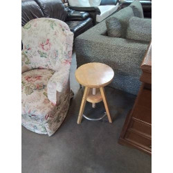 TABOURET A VIS BOIS CLAIR...