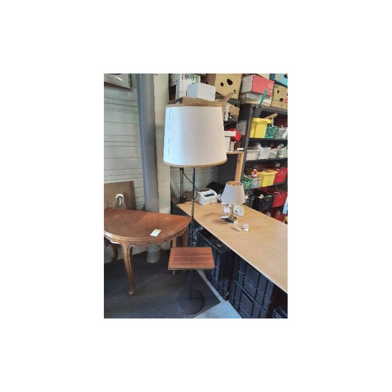 LAMPADAIRE MÉTAL NOIR A TABLETTE FORMICA MARRON LISERÉ DORÉ AJ ECRU ANNÉES 70