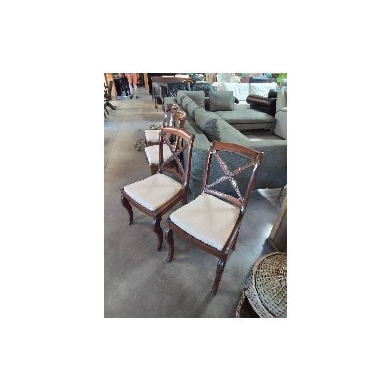 PAIRE DE CHAISES ACAJOU DOSSIER SCULPTÉ ASSISE CAPITONNÉ TISSU ECRU ÉPOQUE RESTAURATION 