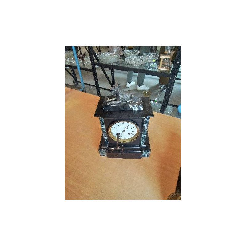 PENDULE DE CHEMINÉE ART DÉCO MARBRE NOIR ET GRIS AU CHIEN EN L\'ÉTAT 