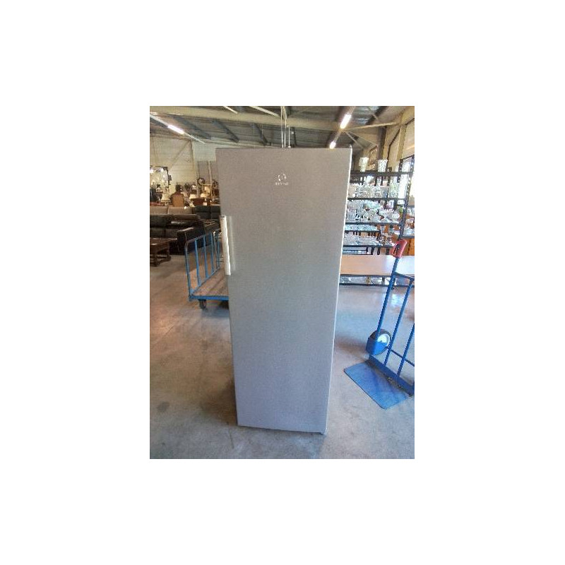 RÉFRIGÉRATEUR INDESIT RE326A 322L