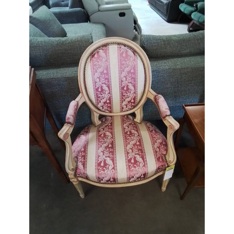 CABRIOLET STYLE LOUIS XVI BOIS ECRU ROSE CAPITONNÉ TISSU ECRU ROSE 