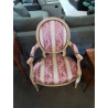 CABRIOLET STYLE LOUIS XVI BOIS ECRU ROSE CAPITONNÉ TISSU ECRU ROSE 