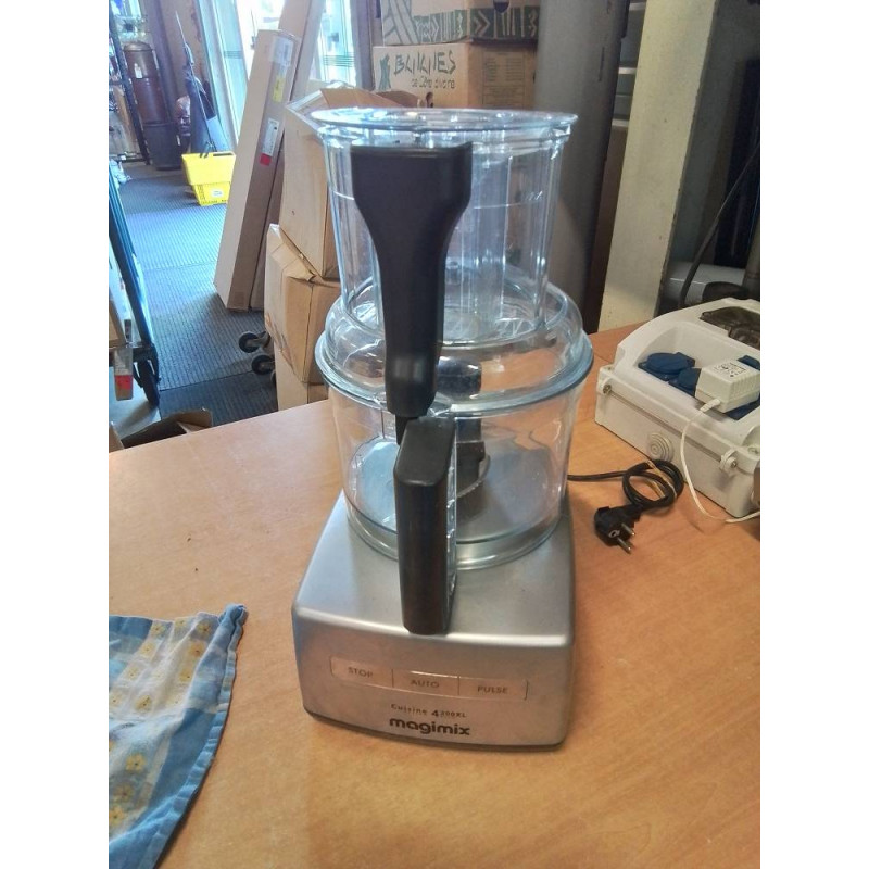ROBOT MULTIFONCTIONS MAGIMIX CUISINE SYSTEM 4200XL AUTO
