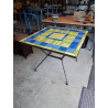 TABLE CARRÉE PIÈTEMENT MÉTAL CHOCOLAT PLATEAU CARRELÉ VERT ET BLEU 90X90X74CM