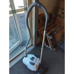 ASPIRATEUR TRAINEAU A SAC...