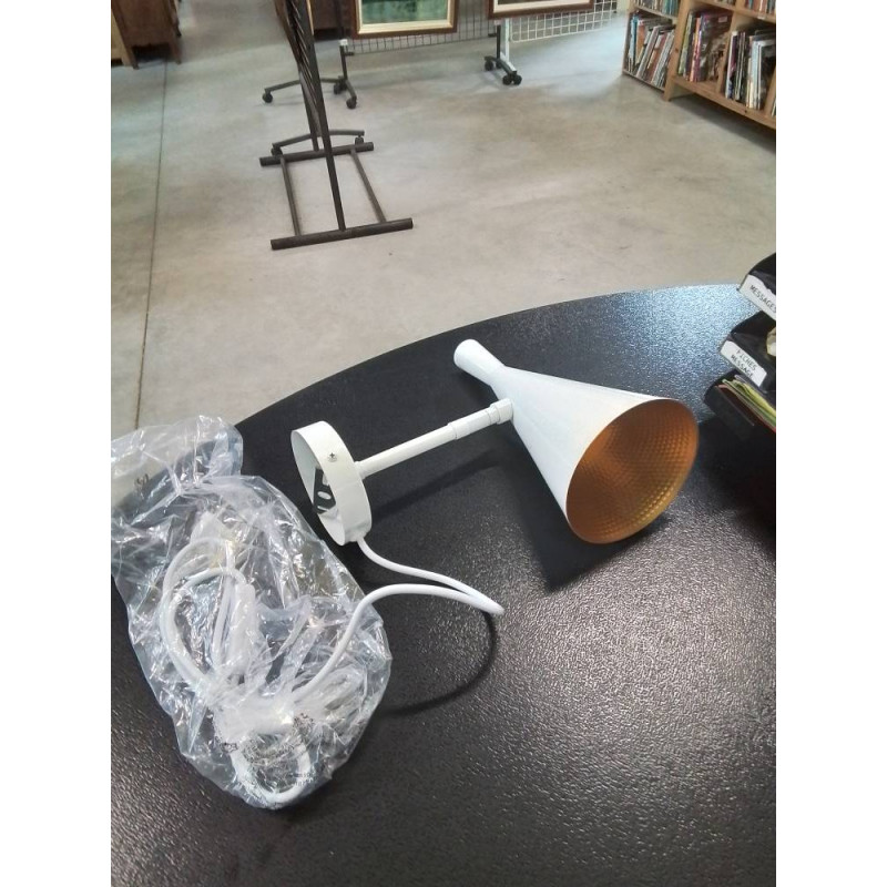 APPLIQUE MURALE ORIENTABLE AVEC INTERUPTEUR MÉTAL BLANC